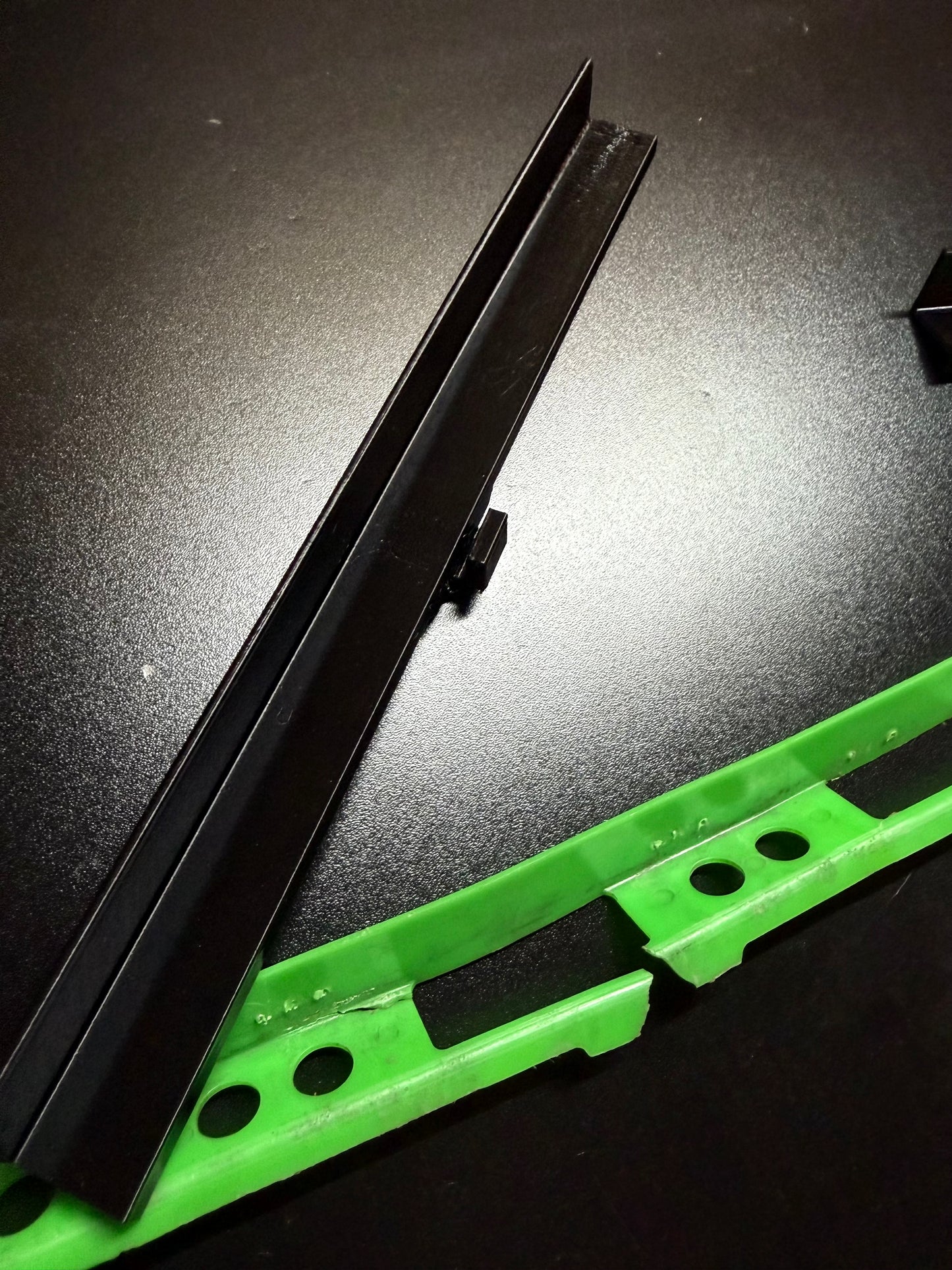A70 TOYOTA Supra Door Sill Carpet Clips