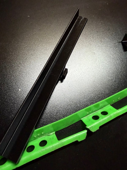 A70 TOYOTA Supra Door Sill Carpet Clips