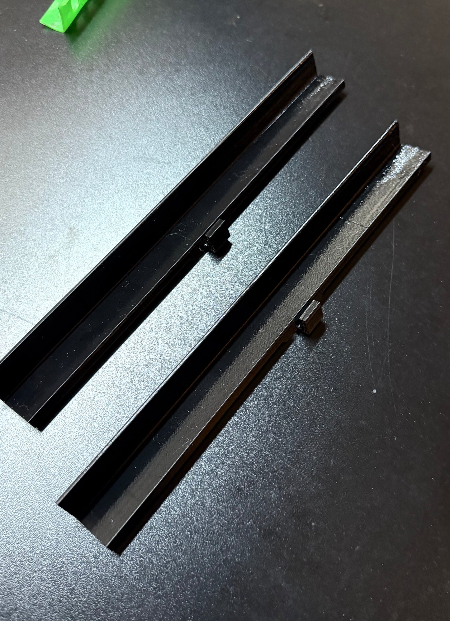 A70 TOYOTA Supra Door Sill Carpet Clips