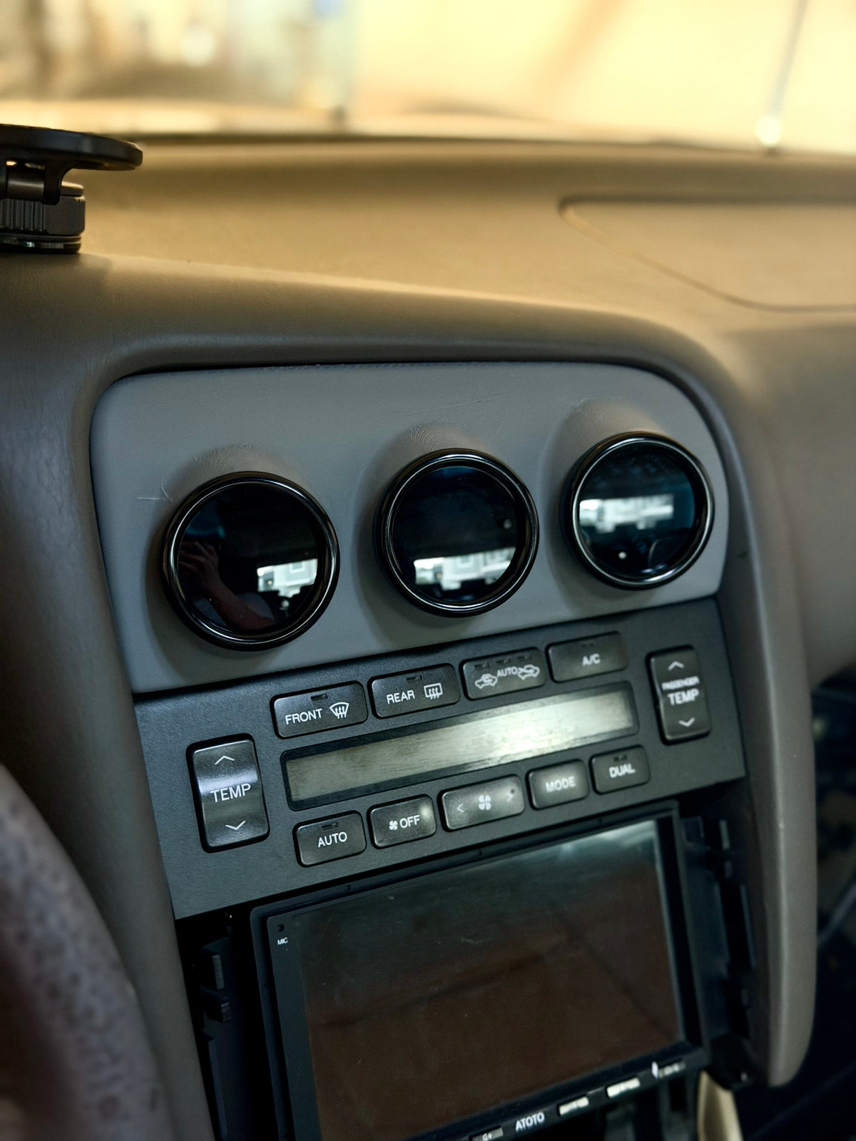 Lexus GS300 Center Dash Air Vent Gauge Pod