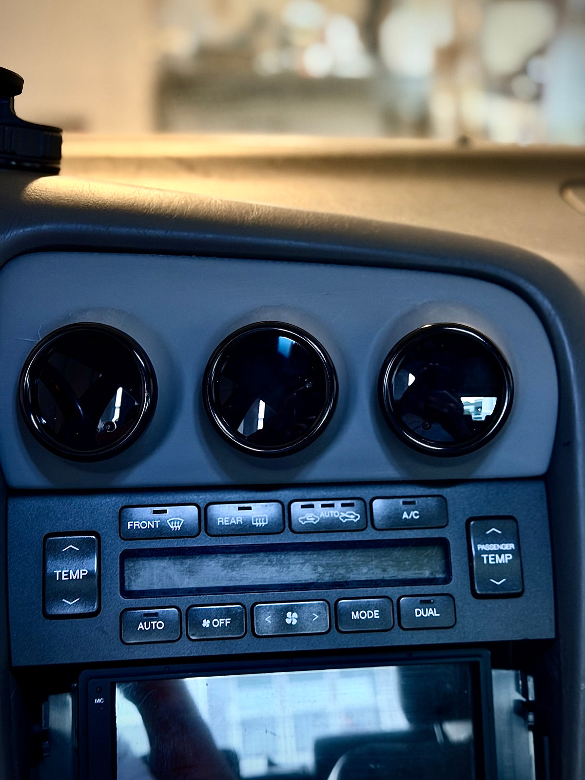 Lexus GS300 Center Dash Air Vent Gauge Pod